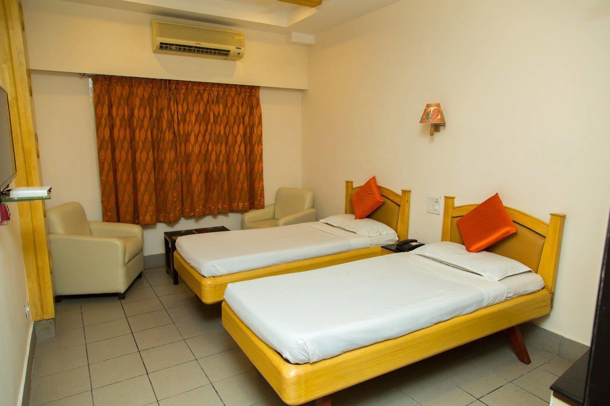 Fabhotel Kinnera Comforts Railway Station Visakhapatnam Zewnętrze zdjęcie